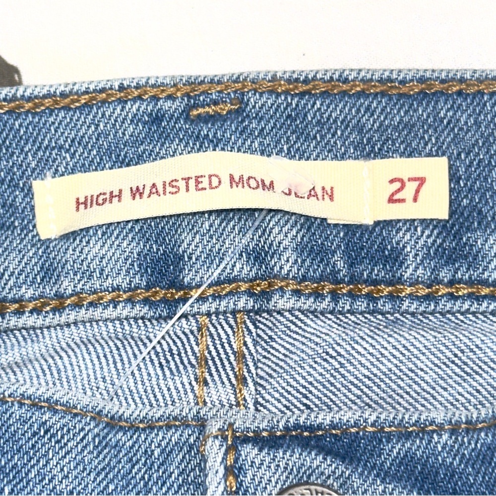 Levi's Women's 27 High-Waisted Mom Jeans Blue Denim e0805 W27 X L29 NWOT - Picture 6 of 9